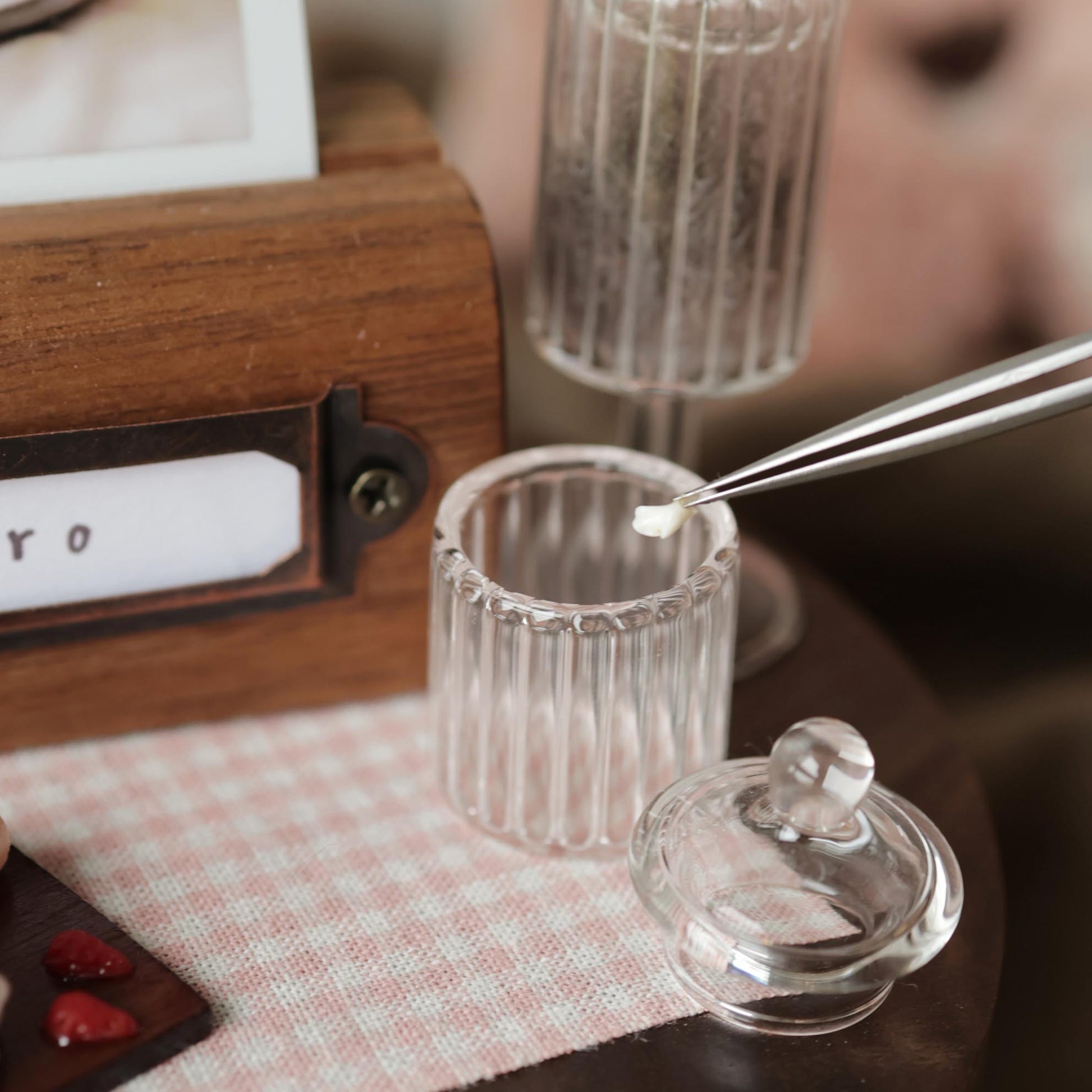 月落屋秘密罐款寵物骨灰罐，質樸溫潤的工藝線條設計，可放貓咪狗狗乳牙牙齒毛髮當作回憶紀念